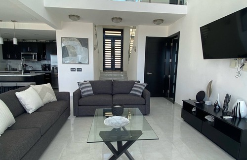 Pristine Bay House | Saints Ridge