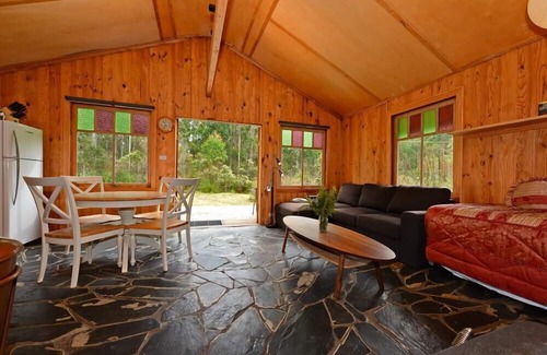 South Bruny House | Saintys Creek Cottage - Saintys Creek Cottage