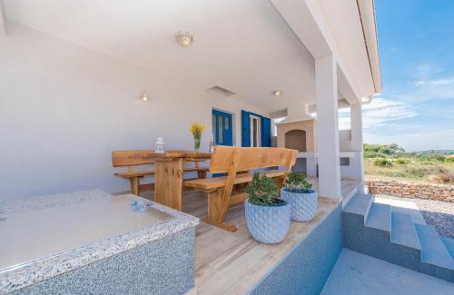 Dragove House | Sakarun - Ena