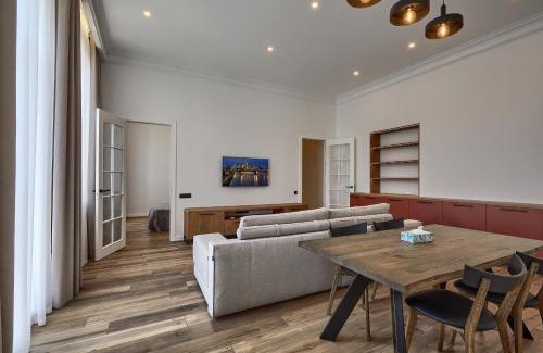 Kyiv Apartment | Saksaganskogo Centre