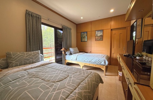 Saraphi Hotel | Saku Boutique Homestay