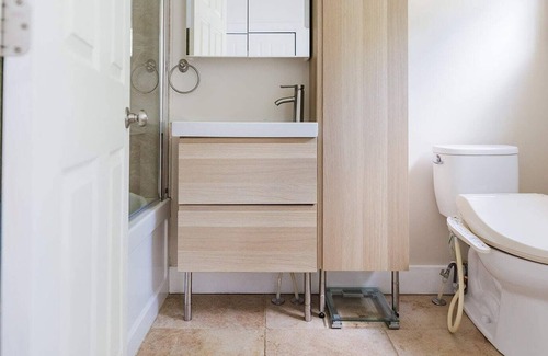 Wellington House | Sakura Cottage - Waterfront PEC