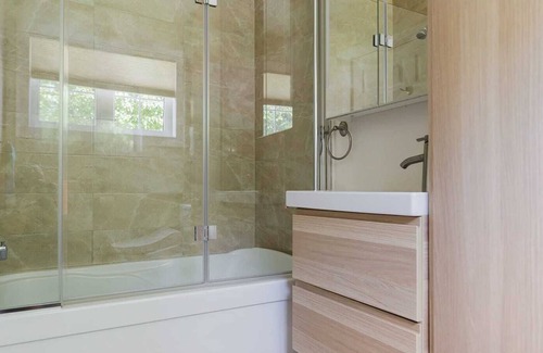 Wellington House | Sakura Cottage - Waterfront PEC