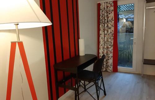Fontaine-le-Comte Bed & Breakfast | SAKURA