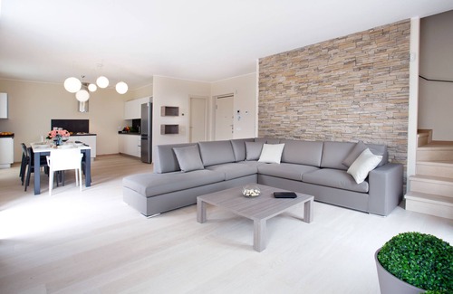 Sala Comacina Apartment | Sala Residence apartment no 5 with spa sleeping 10 by Italian Apartments