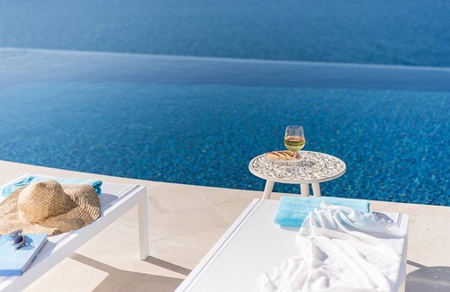 Plaka Villa | SALACIA, amazing 7-bedr. villa, majestic views and near the beach!