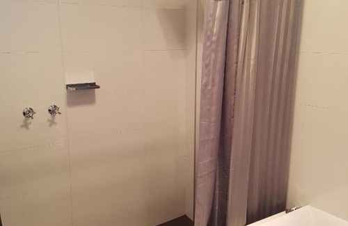 Narbethong Bed & Breakfast | Saladin Lodge