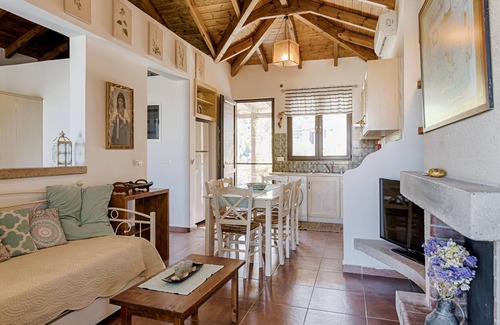 Asklipiio House | Salakos Villas - Thyme Apartment