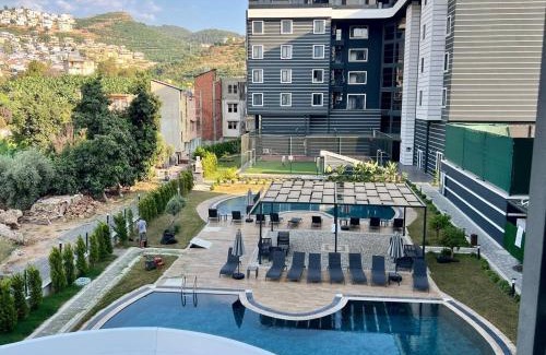 Kargicak Apartment | Salam Residence 2 - Woman Pool - Alanya Experience