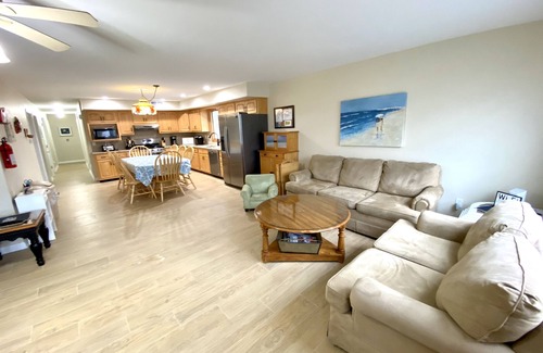 Point Pleasant Beach House | SALE WEEK! 1st fl Unit/Duplex-Spacious, Close to the beach, 6 Beach Tags Parking
