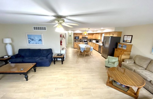 Point Pleasant Beach House | SALE WEEK! 1st fl Unit/Duplex-Spacious, Close to the beach, 6 Beach Tags Parking