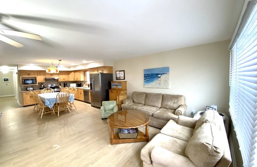 Point Pleasant Beach House | SALE WEEK! 1st fl Unit/Duplex-Spacious, Close to the beach, 6 Beach Tags Parking