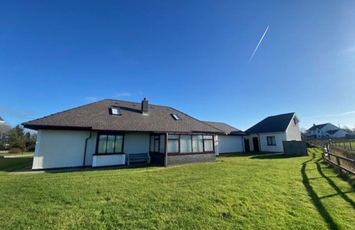 Cross Inn House | Salem - Five Bedroom House, Sleeps 11