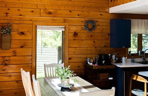 Salem Lakes Cabin | Salem Lakes Chalet- cozy log cabin near Wilmot Mountain