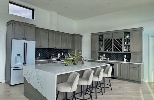 Salem House | Salem Waterfront Couples Retreat - 1 mi Downtown!