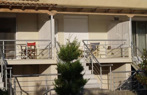 Megalopolis Apartment | Salesi