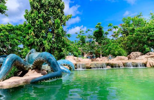 Huai Nam Khao Hotel | Saline Hot Spring Resort นำ้พุร้อนเค็ม รีสอร์ท