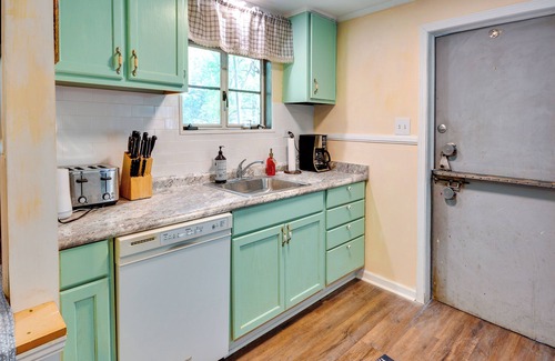 Salisbury Cottage | Salisbury Cottage ~ 7 Mi to High Rock Lake!