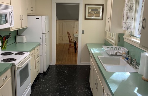 Salisbury Cottage | Salisbury Cottage Retreat
