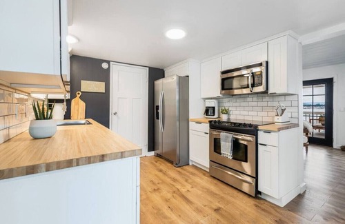 Retsil Cottage | Salish Sea Cottage-2 BR Waterfront in Port Orchard