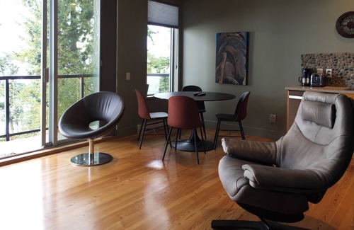 Sooke House | Salish Sunrise Cottage