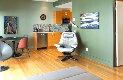 Sooke House | Salish Sunrise Cottage