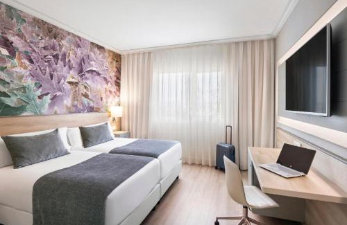 El Prat de Llobregat Hotel | Salles Ciutat del Prat Barcelona Airport