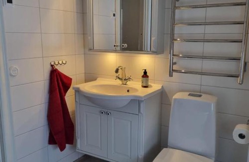 Uppsala Villa | Sällinge House - Cozy Villa with Fireplace and Garden close to Uppsala