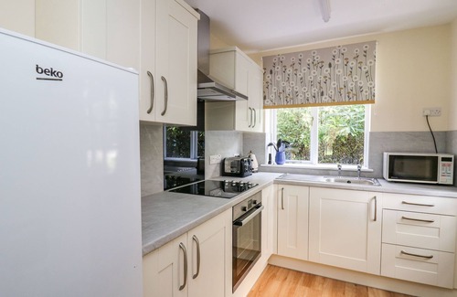 Llanwrthwl Cottage | SALMON COTTAGE, family friendly, with a garden in Llanwrthwl
