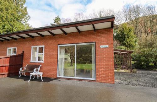 Llanwrthwl House | Salmon Cottage