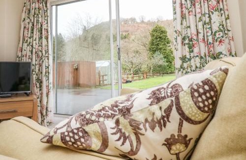 Llanwrthwl House | Salmon Cottage