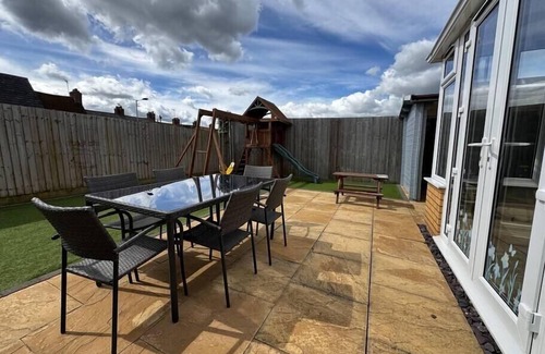 Newport Pagnell House | Salmon's Home - A peaceful sanctuary