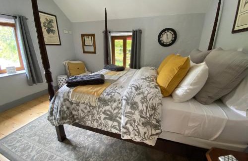Inishmacatreer Bed & Breakfast | Salmon Weir Lodge