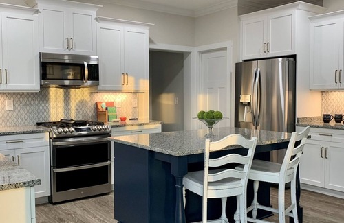 Winchester House | Salsa Lido@Twin Creeks Resort, The lake is calling