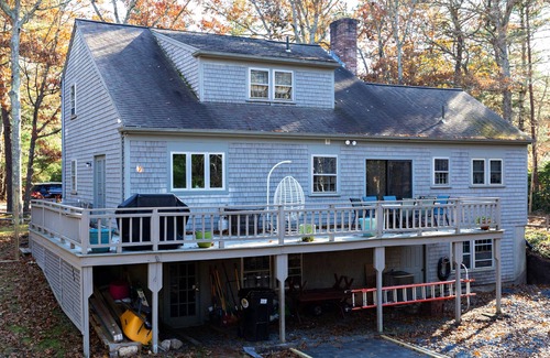 Cotuit House | Salt Box Minutes to Beaches & Golf Courses