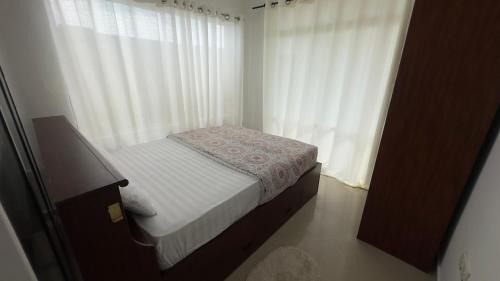Mount Lavinia Apartment | Salt Breeze sea view Apartment Mount Lavinia