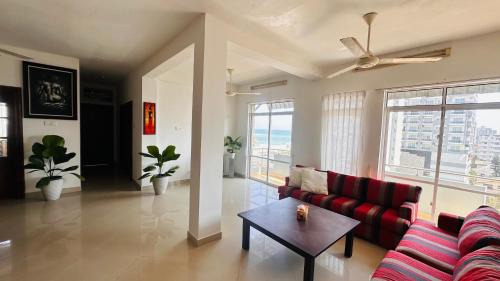 Mount Lavinia Apartment | Salt Breeze sea view Apartment Mount Lavinia