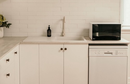 Port Fairy Cottage | Salt Cottage - a cozy two bedroom home boasting all features perfect for your next Port Fairy trip