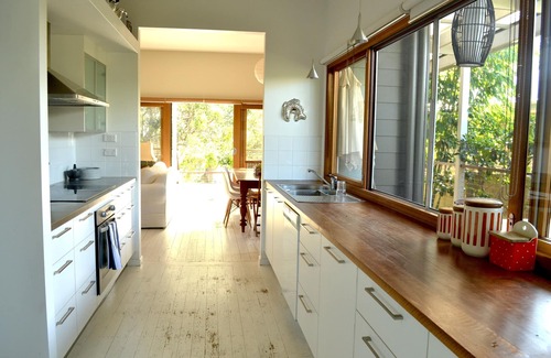 Werri Beach House | SALT COTTAGE - Pet Friendly, Stylish Holiday Home - prime beach location