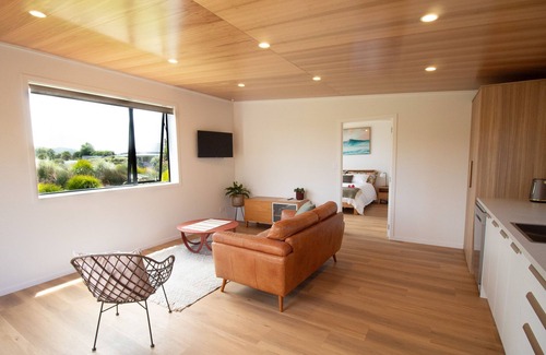 Wainui House | Salt Guesthouse-relax & unwind in this beautiful space. Rural feel, ocean close.