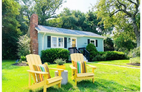 Villas Cottage | Salt-Kissed Cottage Escape - Sweet Seascape Beach Cottage Bliss!