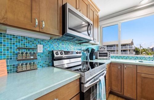 Cedar Key Apartment | Salt Life #2: Endless Gulf views from this 2 bedroom waterfront townhome