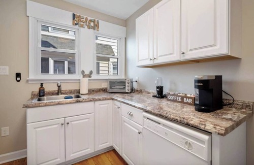 Margate City House | Salt Life Retreat- 2 Units in the Heart of Margate