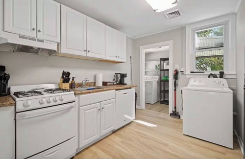 Margate City Condo | Salt Life Retreat Unit B- 2BR/1BA,Heart of Margate