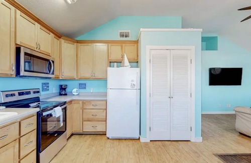 Corpus Christi House | Salt on the Rim North Padre Island Balli Park 2 BDRM Large Yard Pet Friendly