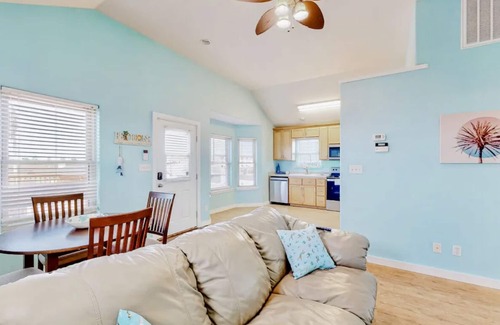Corpus Christi House | Salt on the Rim North Padre Island Balli Park 2 BDRM Large Yard Pet Friendly