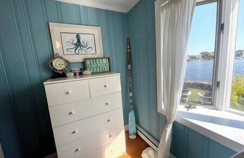 Kenyon House | Salt Pond Sunrise View & 5 min to beach, sleeps 7