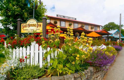 Ganges Hotel | Salt Spring Inn