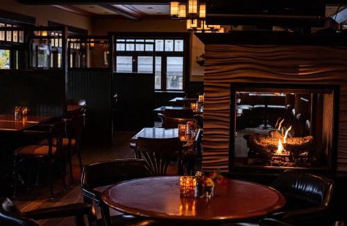 Ganges Hotel | Salt Spring Inn