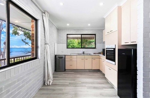 Traviston Apartment | Salt & Stone Villa on the beach - Villa 3 of 4